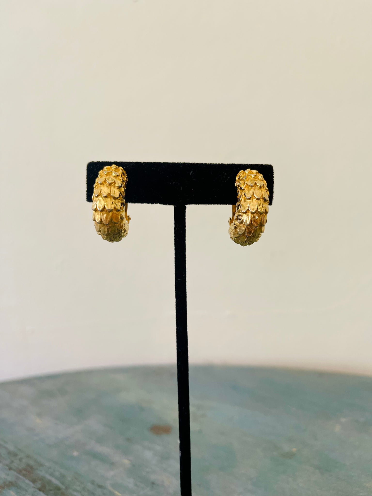 Cast Gold Scalloped Hoop Earrings